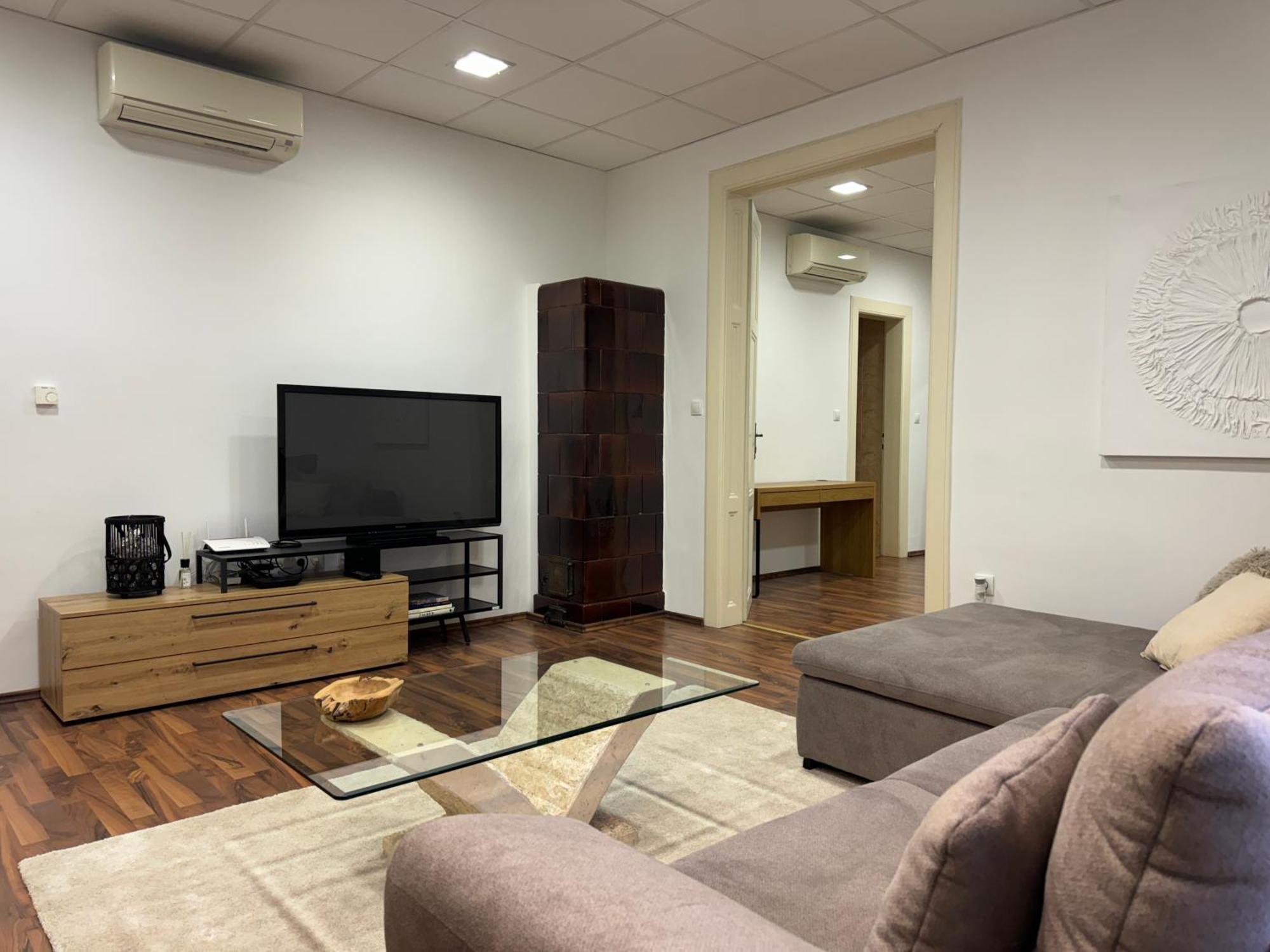 Family - Old Town Cozy Retreat Apartment